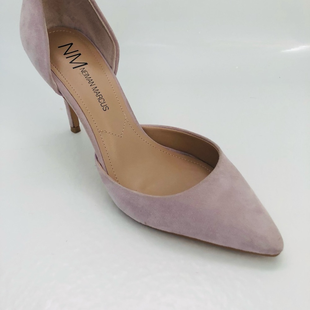 Neiman Marcus light purple suede Heels size 7.5
